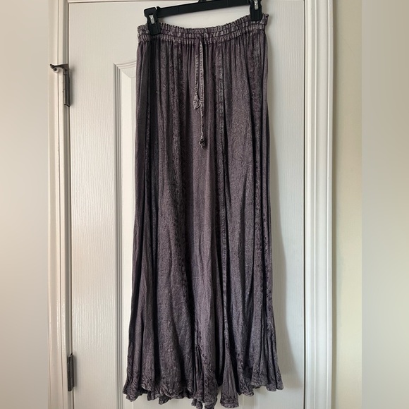 Elegant Purple Women's Skirt - Picture 3 of 3